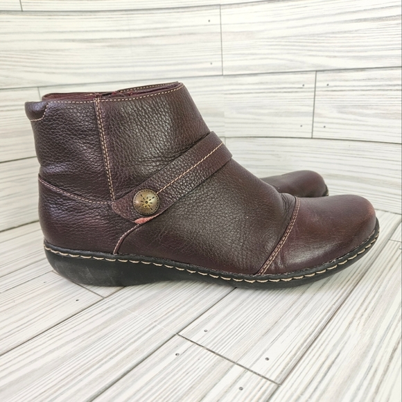Clarks Collection Leather Ankle Boots in Ashland Pine Burgundy Size 8.5 - Picture 8 of 11